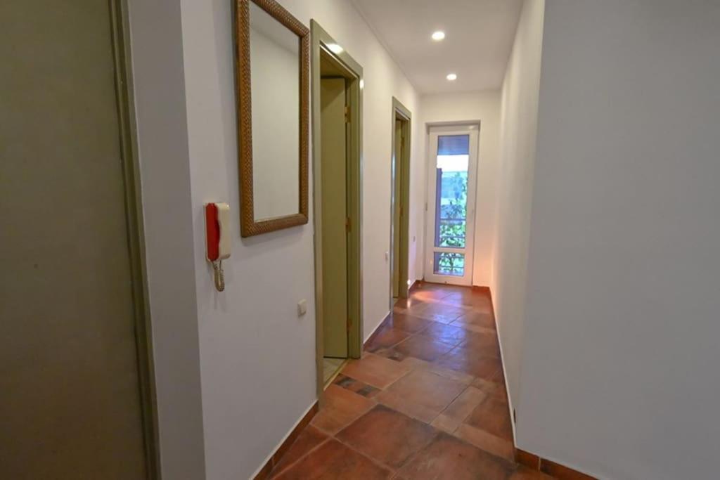 Classic Apt. On Liberty Square Daire Tiflis